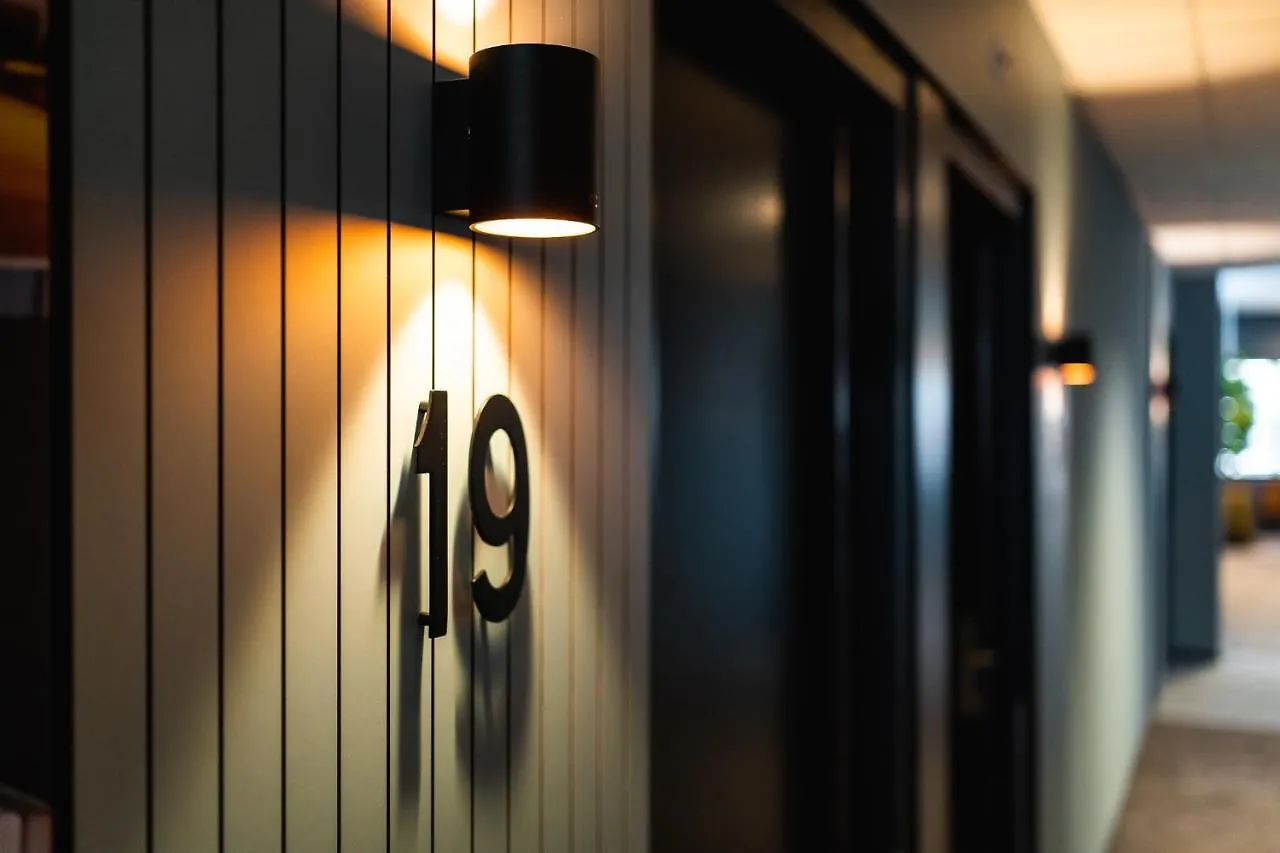 Onderwijshotel De Rooi Pannen Eindhoven 3*,