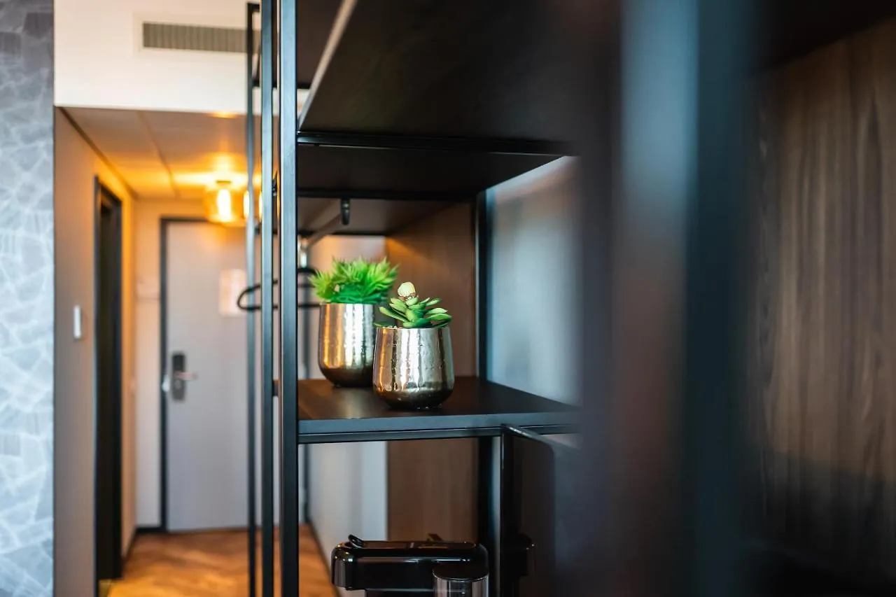 Onderwijshotel De Rooi Pannen Eindhoven 3*,  Netherlands